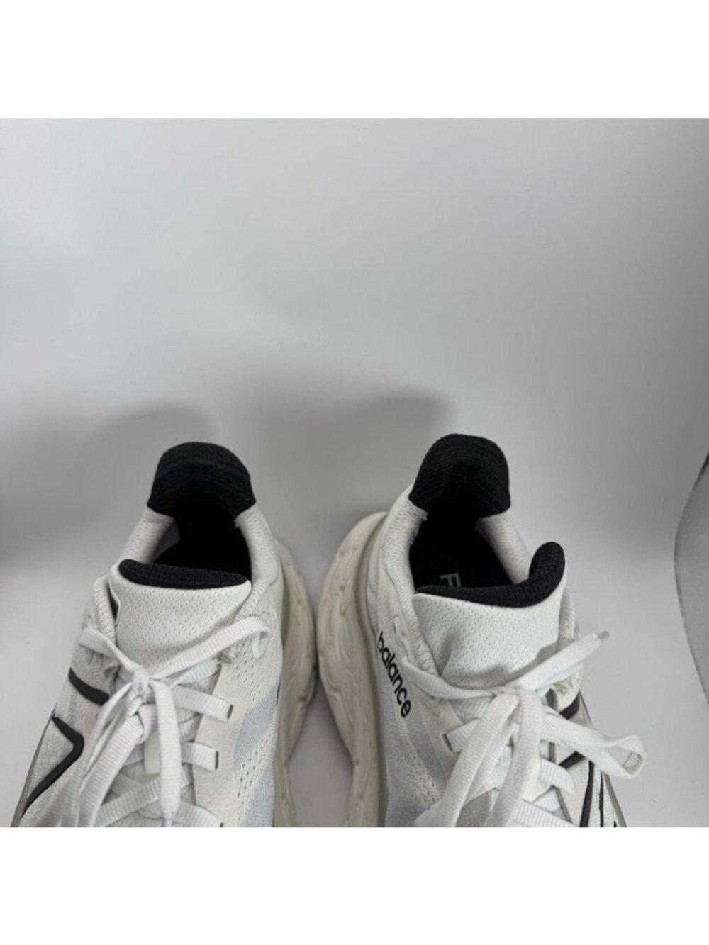 New Balance Fresh Foam X More v4 White Black Running Shoes Size 10 Mens Lightwei - Picture 3 of 9